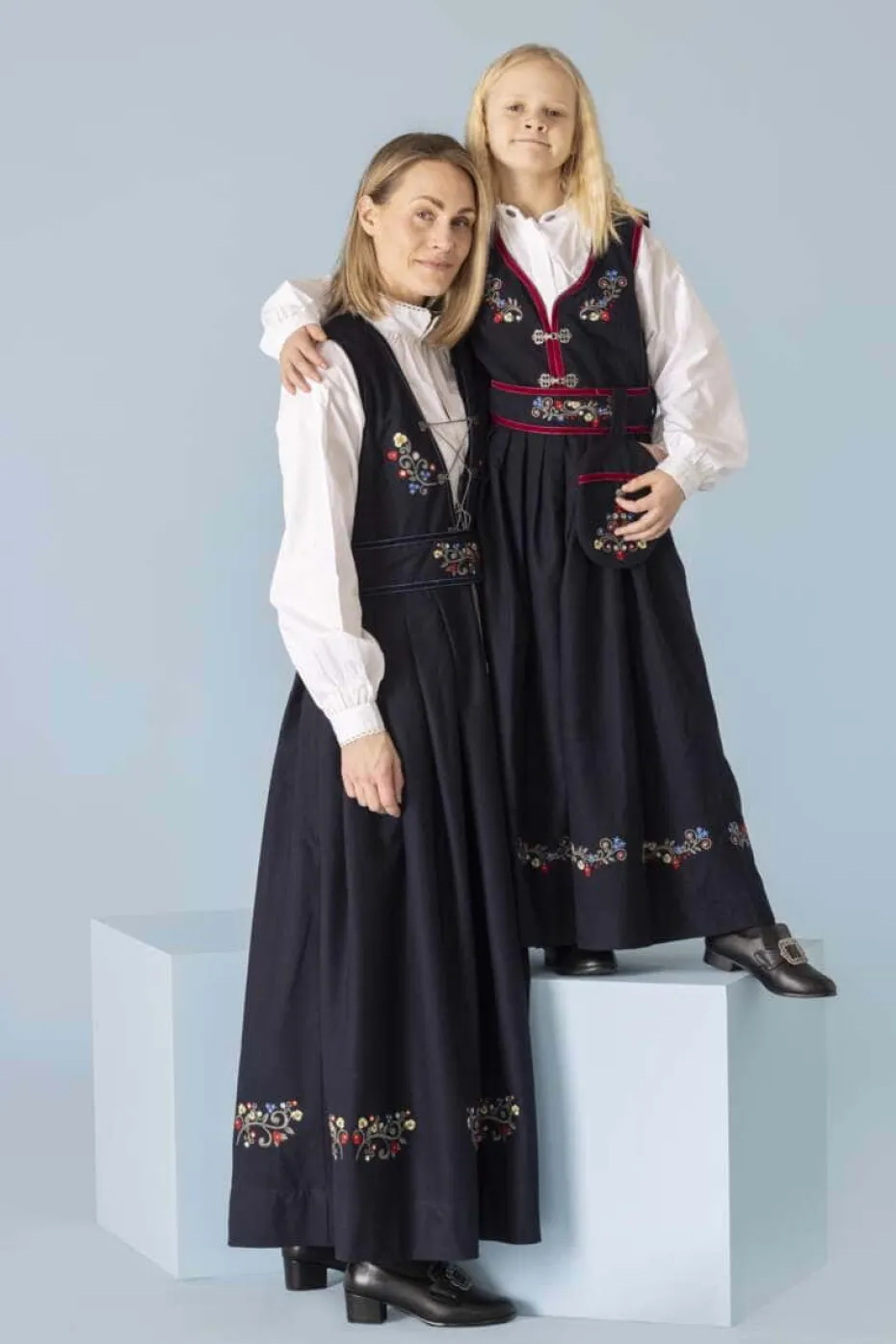 Alma festdrakt junior