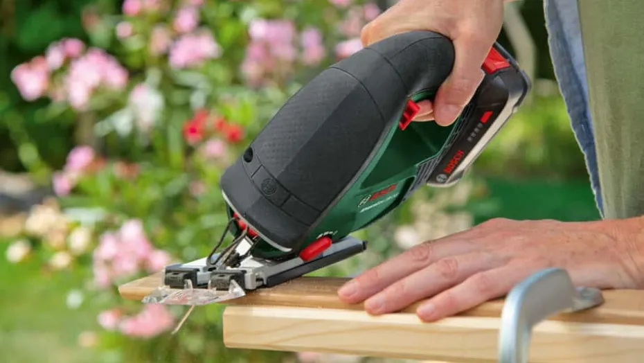 Bosch AdvancedSaw 18V-140 stikksag u/batteri og lader