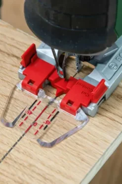 Bosch AdvancedSaw 18V-140 stikksag u/batteri og lader