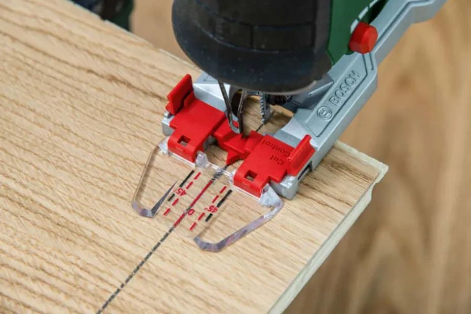 Bosch AdvancedSaw 18V-140 stikksag u/batteri og lader