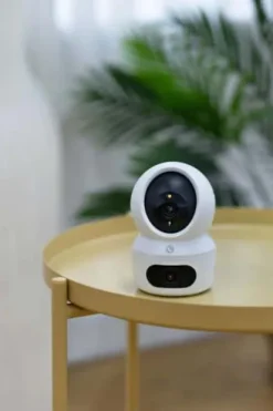 EZVIZ H7C 4MP Wi-Fi kamera med to objektiver for panorering og tilt