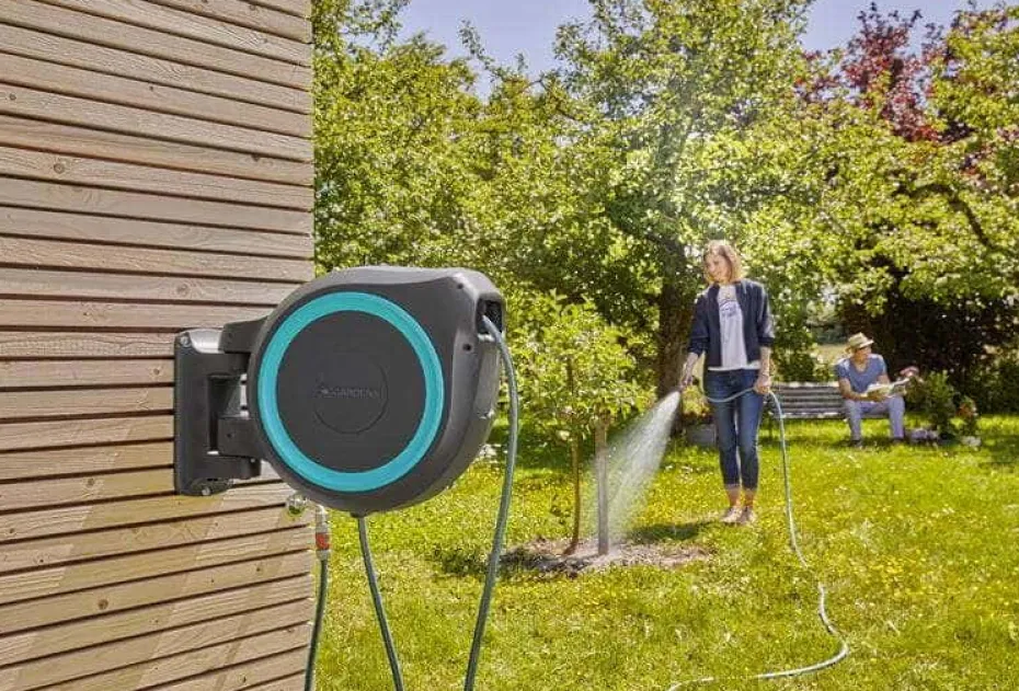 GARDENA 30 meter turkis veggslangeboks