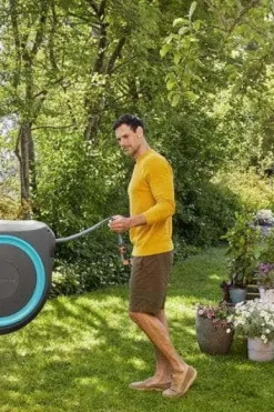 GARDENA 30 meter turkis veggslangeboks