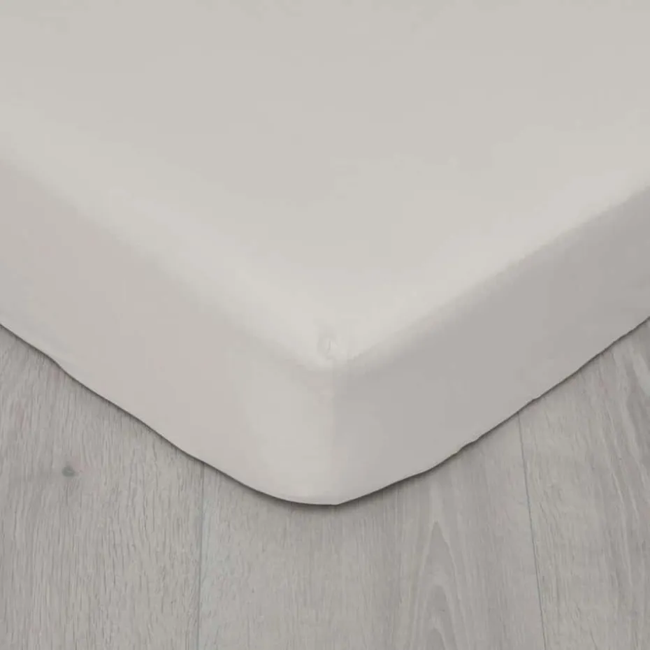 Høie formsydd laken med strikk