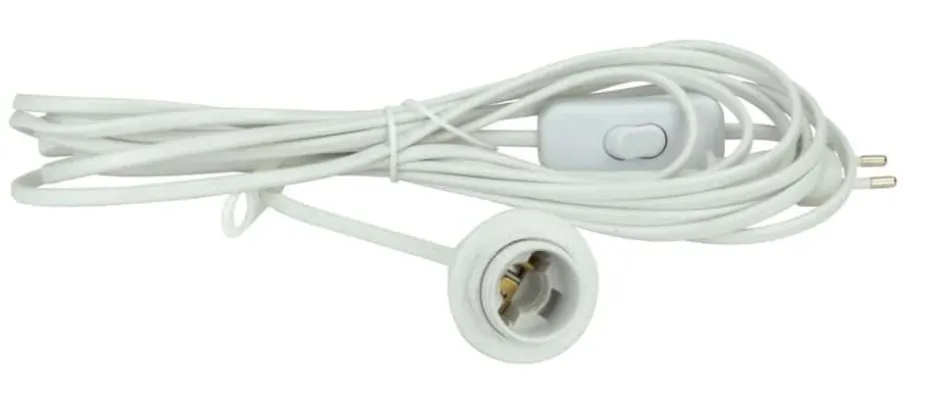 Hvit lampeledning med E14 sokkel.
