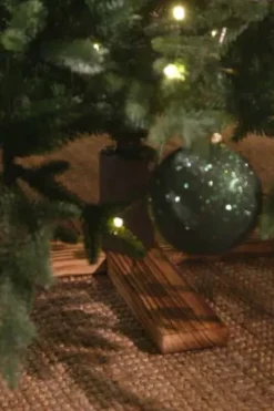 Juletrefot i treverk for kunstig juletre