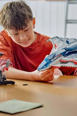 LEGO® ǀ Marvel Avengers: Age of Ultron Quinjet 76325