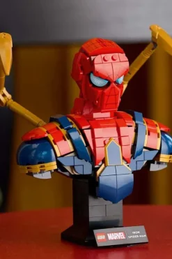 LEGO® ǀ Marvel Byste av Iron Spider-Man 76326