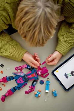LEGO® ǀ Marvel Fantastic Four mot Galactus-byggefigur 76316