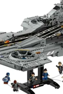 LEGO® ǀ Marvel S.H.I.E.L.D. helicarrier 76354