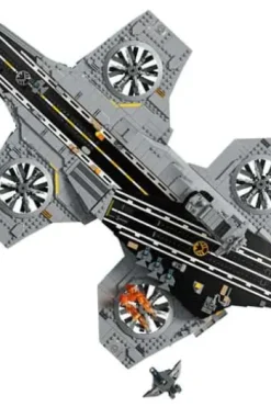 LEGO® ǀ Marvel S.H.I.E.L.D. helicarrier 76354
