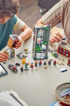LEGO® ǀ Marvel Spider-Man mot Oscorp 76324