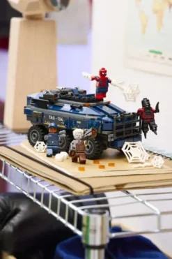 LEGO® ǀ Marvel Spider-Man og fangetransporten 76349