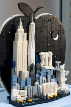LEGO® Architecture New York City – «The Big Apple» 21066