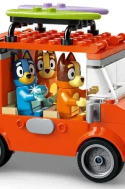 LEGO® Bluey: Bluey og familiens biltur til stranden 11202