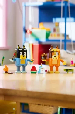 LEGO® Bluey Bygg Bluey-familien 11217