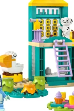 LEGO® Bluey: Moro på lekeplassen med Bluey og Chloe 11201