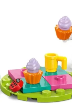LEGO® Bluey: Moro på lekeplassen med Bluey og Chloe 11201