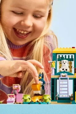LEGO® Bluey: Moro på lekeplassen med Bluey og Chloe 11201