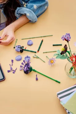 LEGO® Botanicals og LEGO® Editions Olivia Rodrigos blomsterbukett 11507
