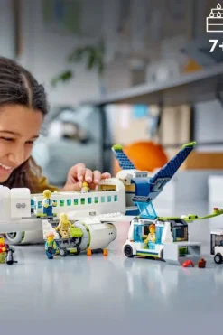 LEGO® City Passasjerfly 60367