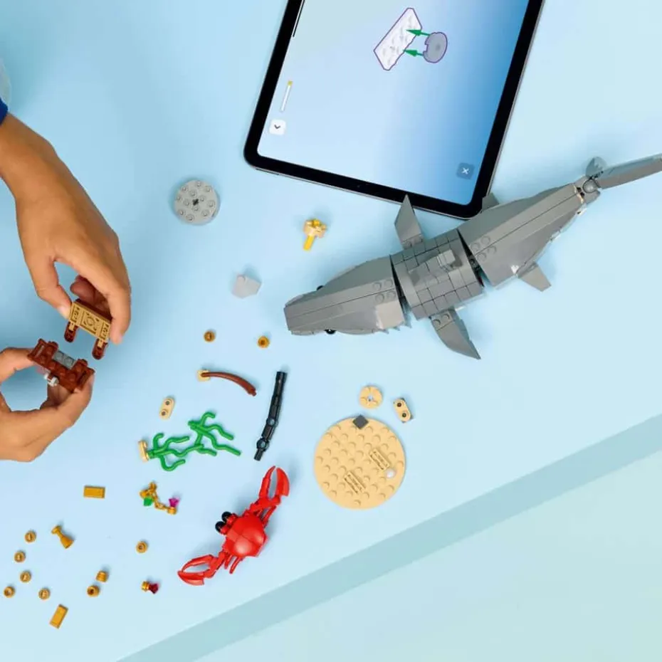 LEGO® Creator Blodtørstig hai med skattkiste 31381