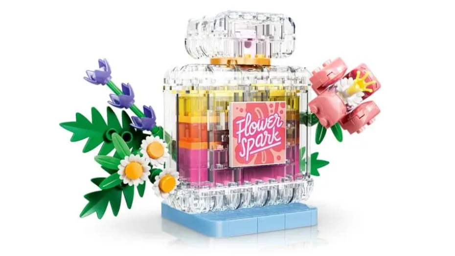 LEGO® Creator 3-i-1 Parfymeflaske med blomsterdekor 31383