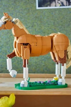 LEGO® Creator 3-i-1 Vakker hest 31166
