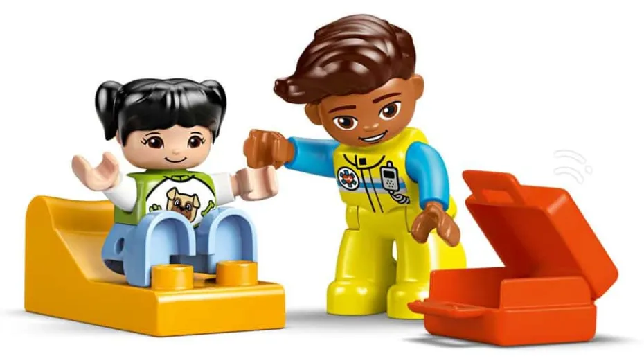 LEGO® DUPLO® Sykebil med sjåfør 10447