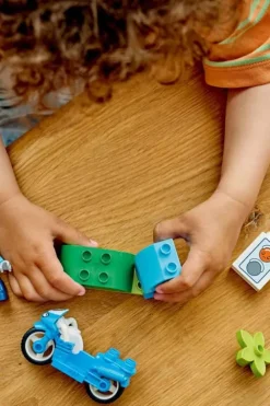 LEGO® DUPLO® Town Blå politimotorsykkel 10471