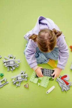 LEGO® DUPLO® Town Utvidelsessett med togtunnel og skinner 10425