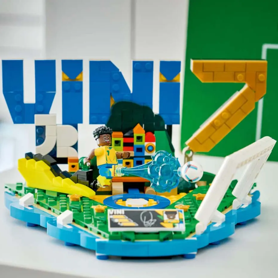 LEGO® Editions Football Vini Jr. – fotball-høydepunkter 43027