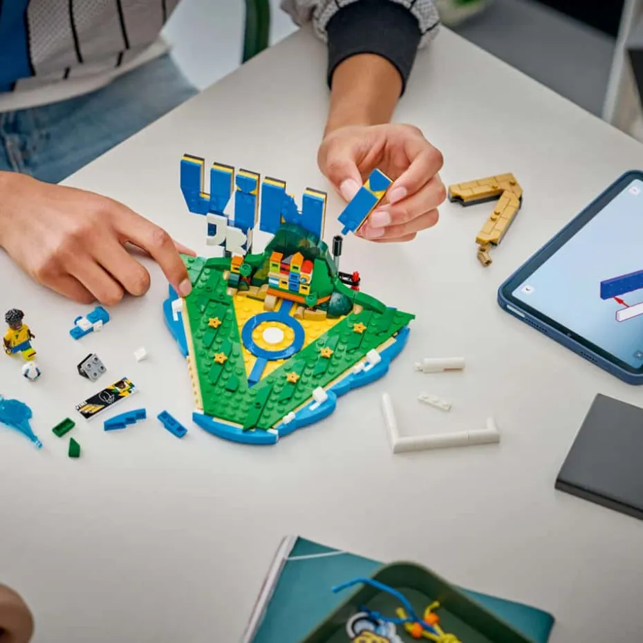 LEGO® Editions Football Vini Jr. – fotball-høydepunkter 43027