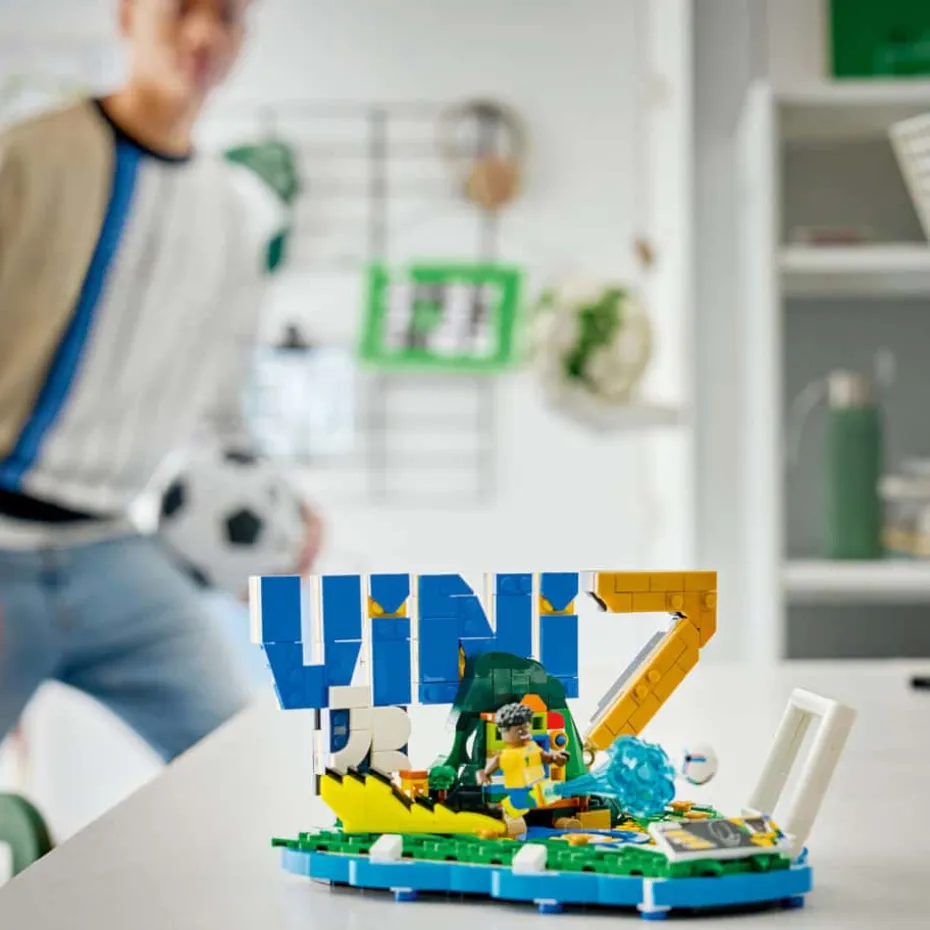 LEGO® Editions Football Vini Jr. – fotball-høydepunkter 43027