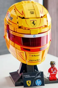 LEGO® Editions Formula 1 Scuderia Ferrari HP Lewis Hamilton hjelm 43022