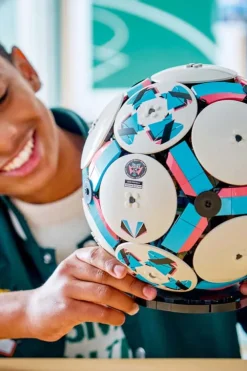 LEGO® Editions Fotball 43019