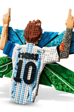 LEGO® Editions Lionel Messi feirer seieren 43018