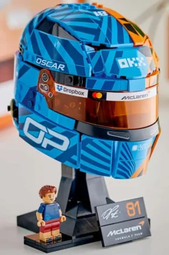 LEGO® Editions McLaren Mastercard F1® Team Oscar Piastri hjelm 43017