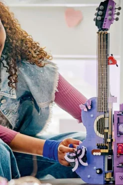 LEGO® Editions Olivia Rodrigos dobbelgitar 43031