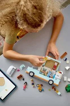 LEGO® Friends Bobiltur med venner 42663