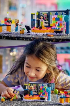 LEGO® Friends Fest med karaoke 42610