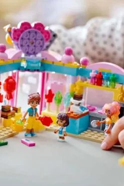 LEGO® Friends Godtebutikken i Heartlake City 42649