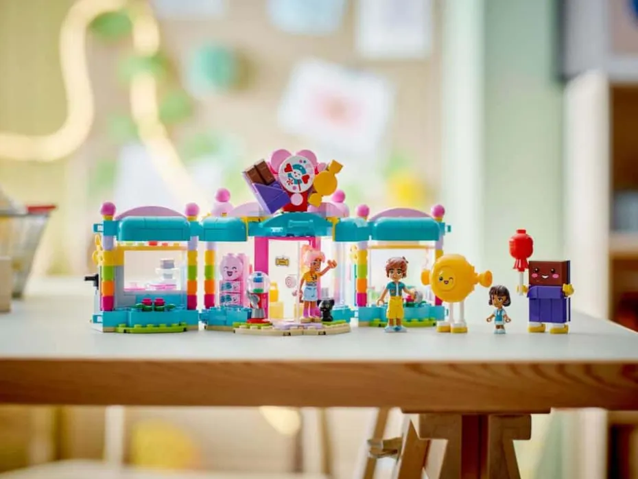 LEGO® Friends Godtebutikken i Heartlake City 42649
