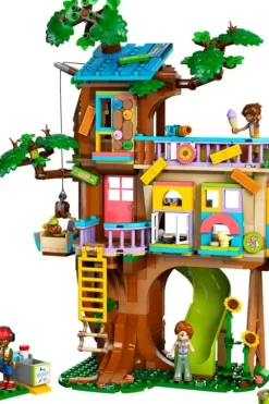 LEGO® Friends Koselig hytte i vennskapstreet 42652