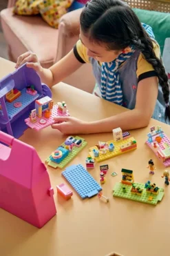 LEGO® Friends Kreativ koffert med dukkehus 42697
