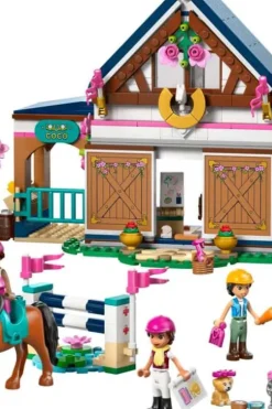 LEGO® Friends Rideskole med stall 42688