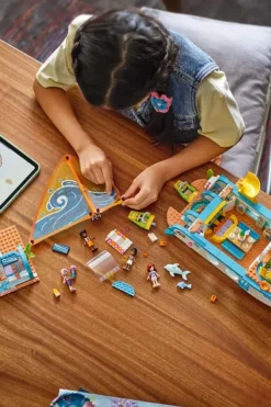 LEGO® Friends Seilbåteventyr 42664