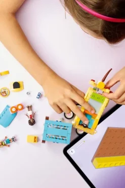 LEGO® Friends Varebil med dyretilbehør 42678