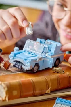 LEGO® Harry Potter™ Flygende Ford Anglia™ 76424
