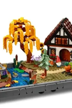 LEGO® Icons Høstlig hage med lite hus 11372